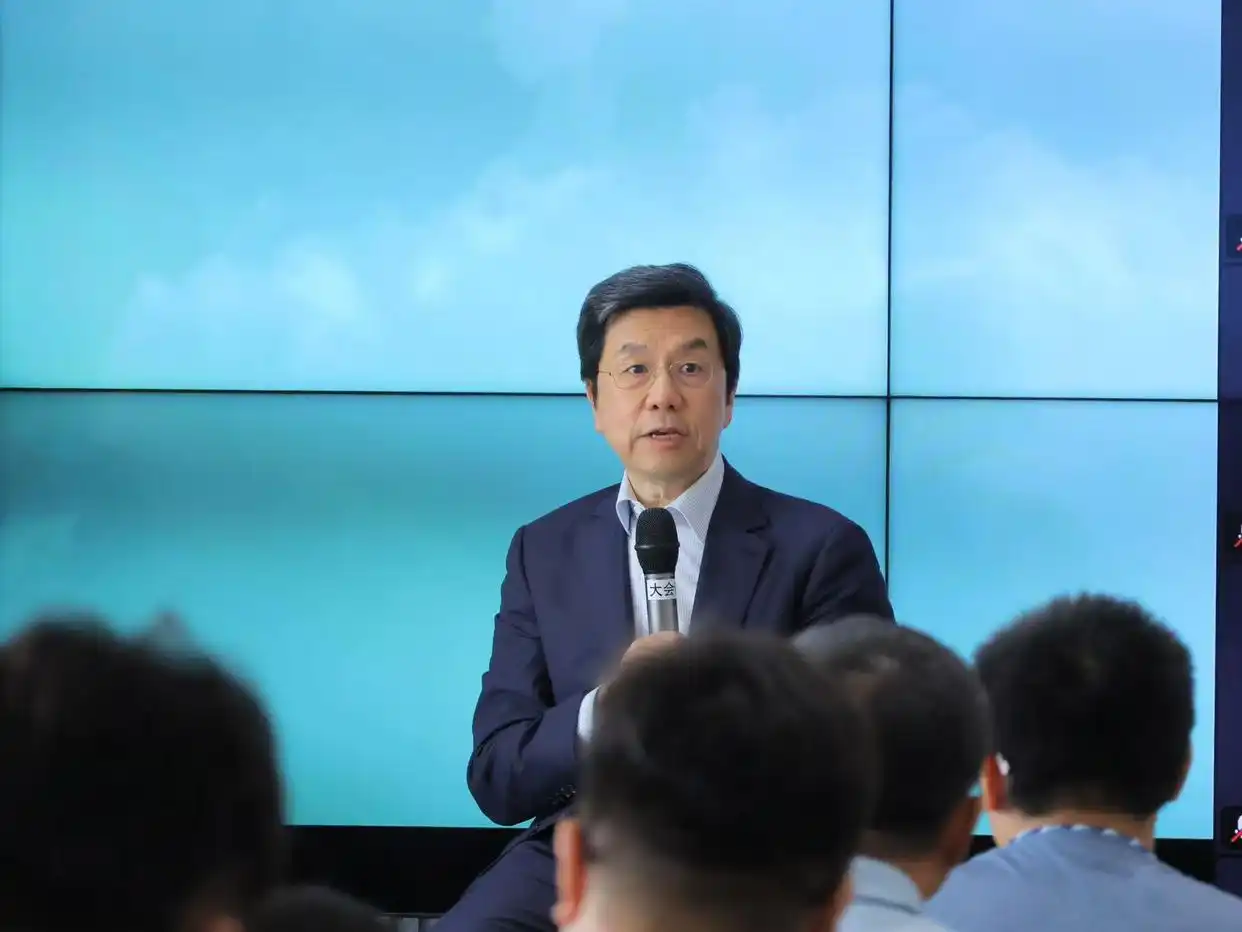 零一万物推出万智平台2.0及Agent“万仔”,李开复倡导“一把手工程”